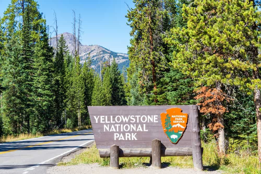 cheapest time to travel to yellowstone