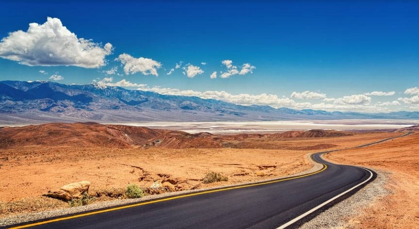 Best Time to Visit Death Valley desert road