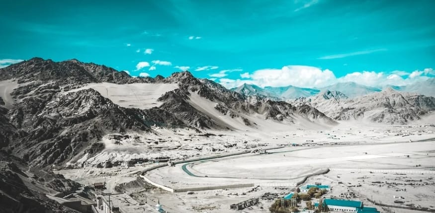 ladakh valley in winters
